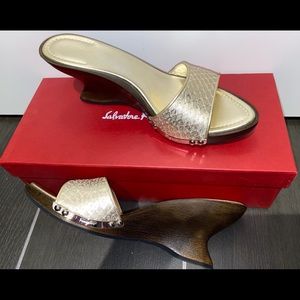 Ferragamo ‘Andalusia’ wedge